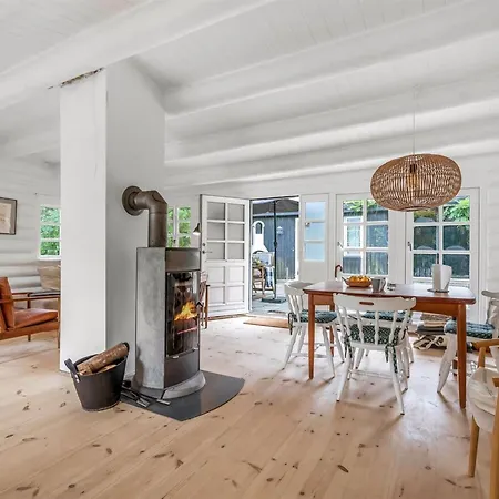Holiday home Armund - 50m From The Sea By Interhome