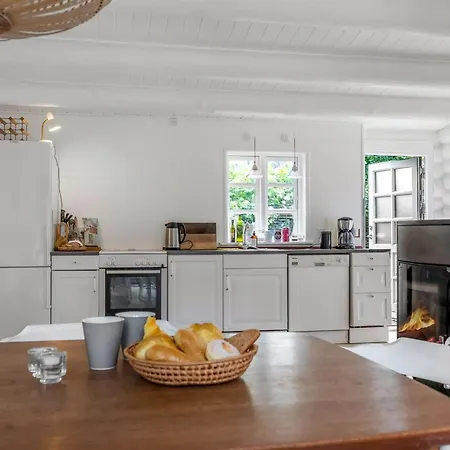 Armund - 50m From The Sea By Interhome *